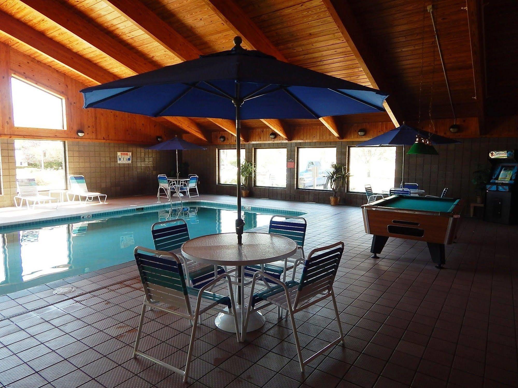 Americinn By Wyndham Sturgeon Bay Exteriör bild